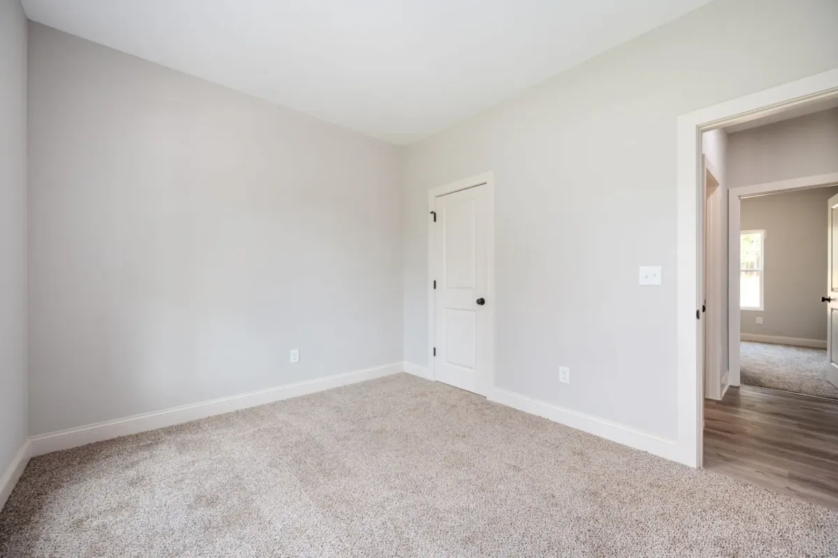 Thumbnail Photo: 516 Branch Street