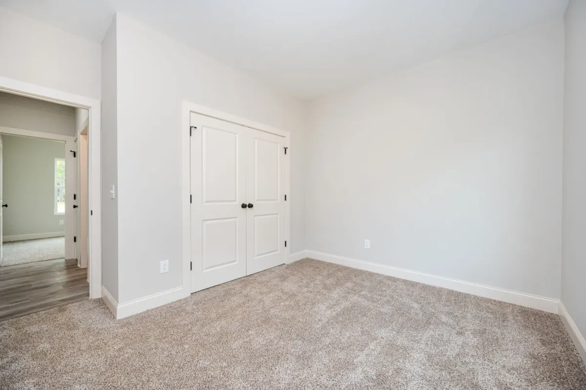 Thumbnail Photo: 516 Branch Street